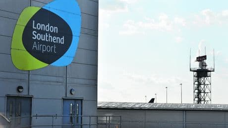 Vliegtuig onderweg naar Lelystad stort neer nabij Londen: ‘Ernstig ongeluk’