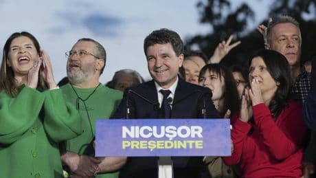 El proeuropeo Nicusor Dan gana las presidenciales de Rumanía, según los sondeos
