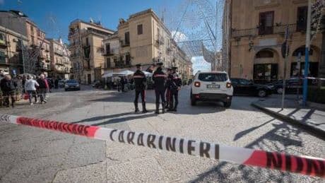 La fake news del Consiglio d'Europa: "Poliziotti italiani razzisti". Meloni: "Vergogna"