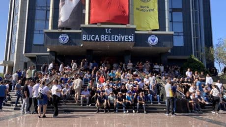 Buca Belediyesi işçileri alacakları için iş bıraktı