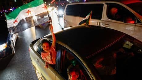 Onverwachte aankondiging Trump: VS heffen alle sancties tegen Syrië op
