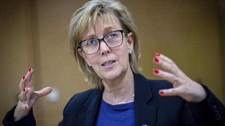 Maria Luís Albuquerque: "Europa necesita bancos más grandes para competir con los de EEUU y China"