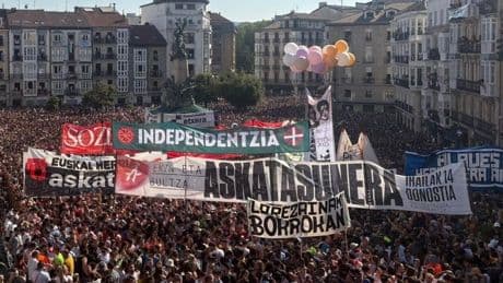 La 'guerra de las pancartas' entre GKS y la izquierda abertzale