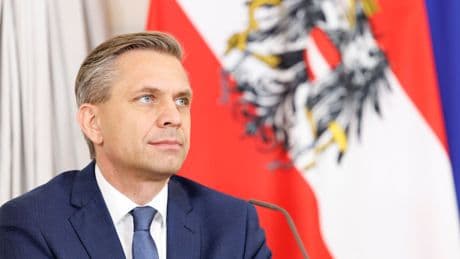 Nach zwei Jahren Rezession - Ösis hoffen auf Merz-Wunder