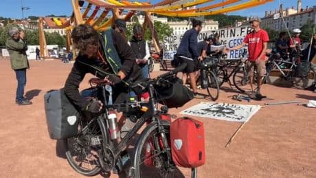 "C'est loin d'être fait": la caravane cycliste contre la ligne ferroviaire Lyon-Turin a pris son départ