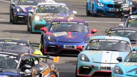 Verstappen behaalt licentie voor gevaarlijke Nürburgring: 'Uitdagend circuit'