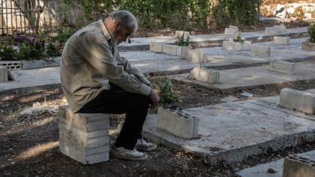 En Syrie, après les massacres d’alaouites, la difficulté de recueillir des témoignages : « Je n’ai pas confiance »