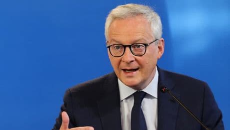 "Nous devons les copier": Bruno Le Maire, inquiet pour l'automobile, appelle les constructeurs français à s'inspirer des Chinois