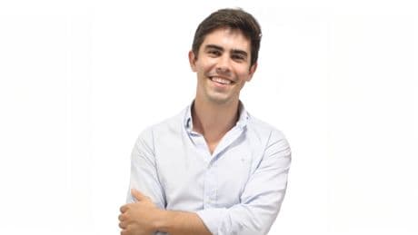 Dr. Alejandro Martínez, psiquiatra: “Si te tiembla el párpado, probablemente estés intoxicado de cortisol, durmiendo mal, tomando mucho café y bajo más estrés del que tu cuerpo puede manejar”