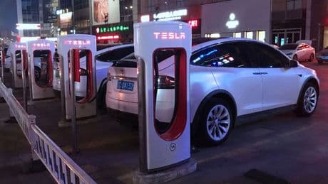 Elektroauto-Vorreiter: Tesla mit Gewinneinbruch