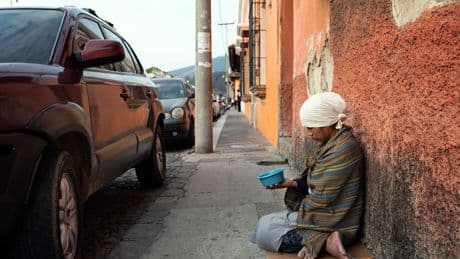 España, a la cabeza de la pobreza infantil en Europa: el 34,6% de los menores de 18 años están en riesgo