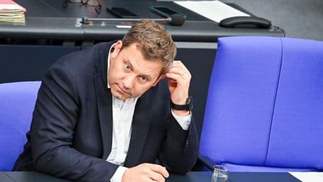 "Der Ehrliche ist der Dumme": SPD-Zollfahnder rechnet mit Klingbeils Steuerplänen ab