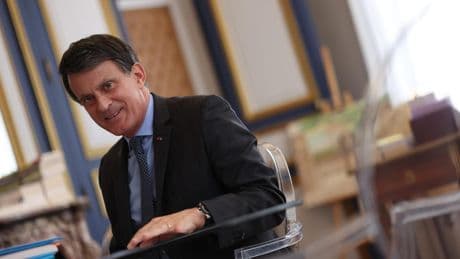 Outre-mer : Manuel Valls annonce trois décrets contre la vie chère