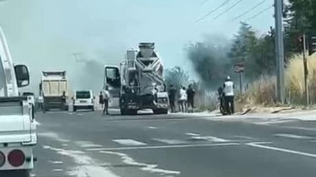 Bolu'da yol kenarına atılan sigara izmariti, ot yangınına neden oldu