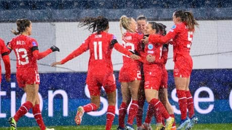 Foot : des U15 de Lucerne écrasent l’équipe féminine de Suisse 7-1 avant l’Euro