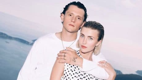 „Future Mr. & Mrs. Reese“ - Hertha-Star Reese feiert Verlobung in Südfrankreich