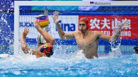 La selección española de waterpolo ejecuta una remontada de altura y se cuela en cuartos (10-9)