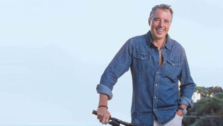 Buettner, experto en longevidad, avisa a España: "Los que viven 100 años toman este aperitivo más sano que muchas verduras"