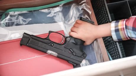 Los niños de Tennessee (EEUU) recibirán clases de manejo seguro de armas desde los cinco años en las escuelas públicas