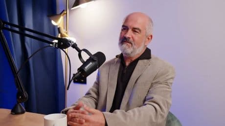 Enrique Sanz Bascuñana, perfumista y aromatólogo: “La rosa mosqueta es oro líquido… si la usas con constancia y a la hora exacta”