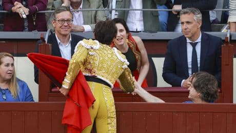 Teresa Urquijo, Ayuso o Mariló Montero: los famosos marcan estilo en una nueva tarde de toros