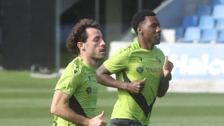 La Real Sociedad deja sin dorsal a cinco futbolistas