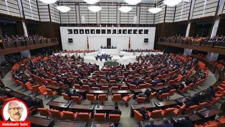 Siyaset hareketleniyor istifalar bekleniyor
