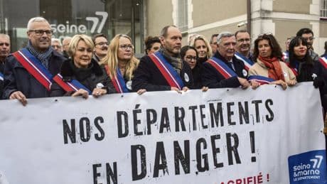 Entre 5 et 10 milliards en moins : les collectivités locales asphyxiées par les économies annoncées pour le prochain budget