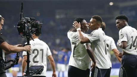 Mbappé le tuvo que tapar la boca a Vinicius