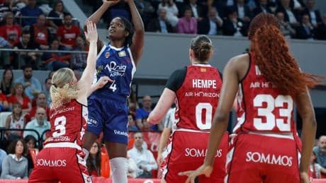 El Valencia Basket gana la Liga Femenina de baloncesto ante el Zaragoza