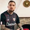 Lista la moderna camiseta gris imán con estampado del león