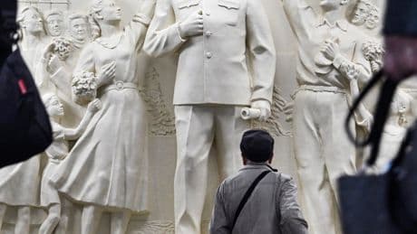 Stalin’s Image Returns to Moscow’s Subway, Honoring a Brutal History