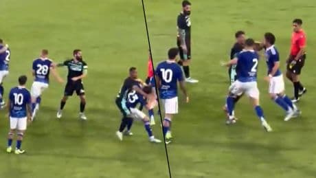 Hazırlık maçında olay çıktı! Futbolcular yumruk yumruğa kavga etti
