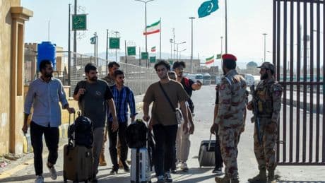 Guerre Israël-Iran : des Pakistanais racontent leurs "nuits d'horreur" à Téhéran, sous les tirs israéliens