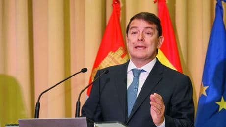 El PP de Castilla y León se come una cuarta parte del voto un Vox en crisis y sin García-Gallardo, según una encuesta
