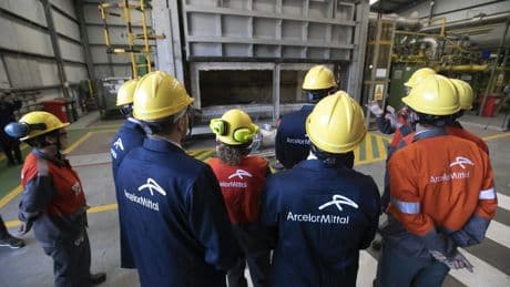 ArcelorMittal negocia el futuro de los afectados por el plan de traslado a la India