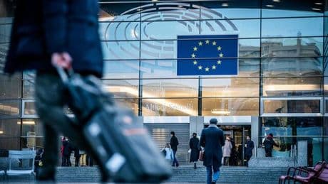 Ukraine-Krieg: EU-Parlament billigt Zölle auf russische Dünger und Nahrung