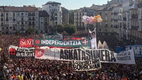 La 'guerra de las pancartas' entre GKS y la izquierda abertzale