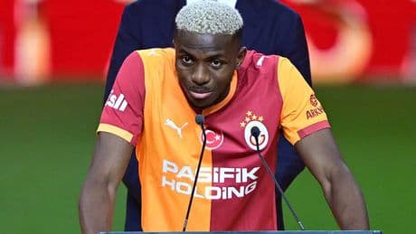 Victor Osimhen: "Tekrar buradayım, evimdeyim"