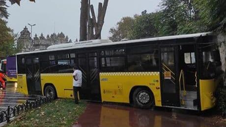 İstanbul'da peş peşe İETT otobüsü kazaları