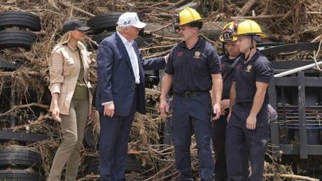 Flutkatastrophe in Texas: Trump besucht Hochwassergebiet