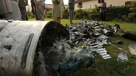 Pakistan'da Hindistan'a ait bir İHA'nın parçaları bulundu