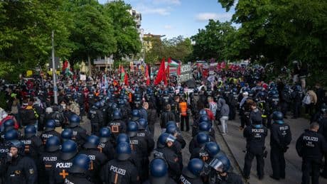 Versammlungsfreiheit | Berlins problematischer Umgang mit Protesten