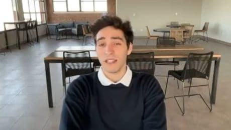 El conmovedor relato de un joven que acusó a su padre de violación inducido por su madre: &quot;Hablo con dolor y vergüenza&quot;
