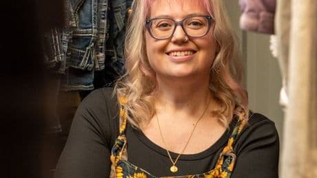 'I quit my £43k teaching job and make more selling clothes on Vinted'
