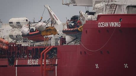 Spari contro la Ocean Viking, la Procura di Siracusa apre un'inchiesta