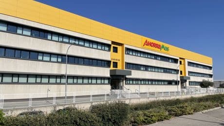 Ahorramas se hace con el 100% de Transvelilla para fortalecer su logística