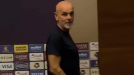 <p>&ldquo;Aeroporto, aeroporto&rdquo;: Pioli deriso davanti a tutti in conferenza stampa</p>