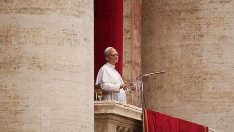 Le pape Léon XIV laisse entrevoir une rupture avec François sur la guerre en Ukraine lors de sa première prière dominicale