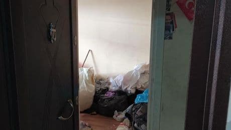 Çöp ev 4'üncü kez temizlendi; binayı fare ve böcekler istila etmiş